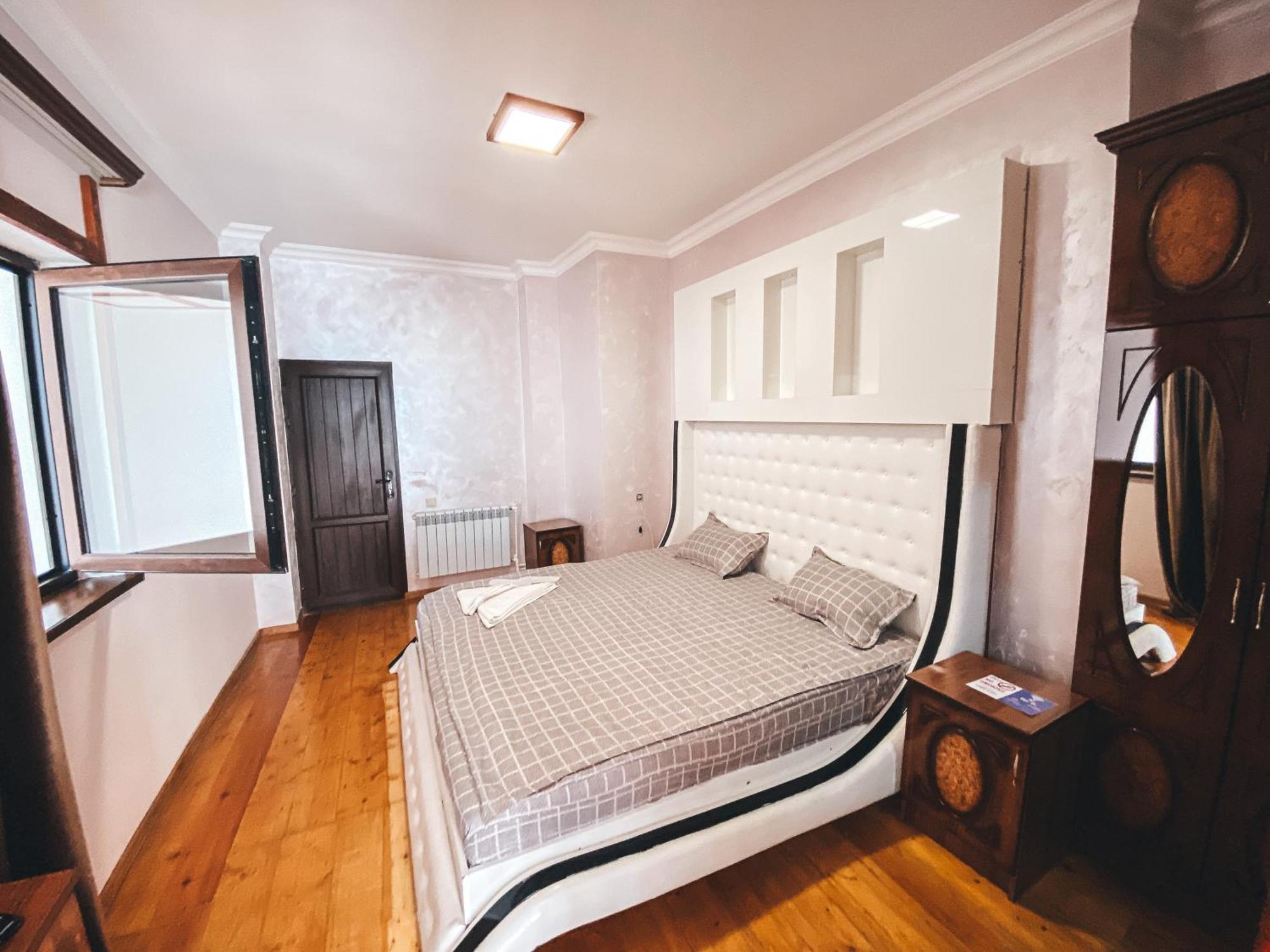 Yerevan Hotel Eksteriør billede