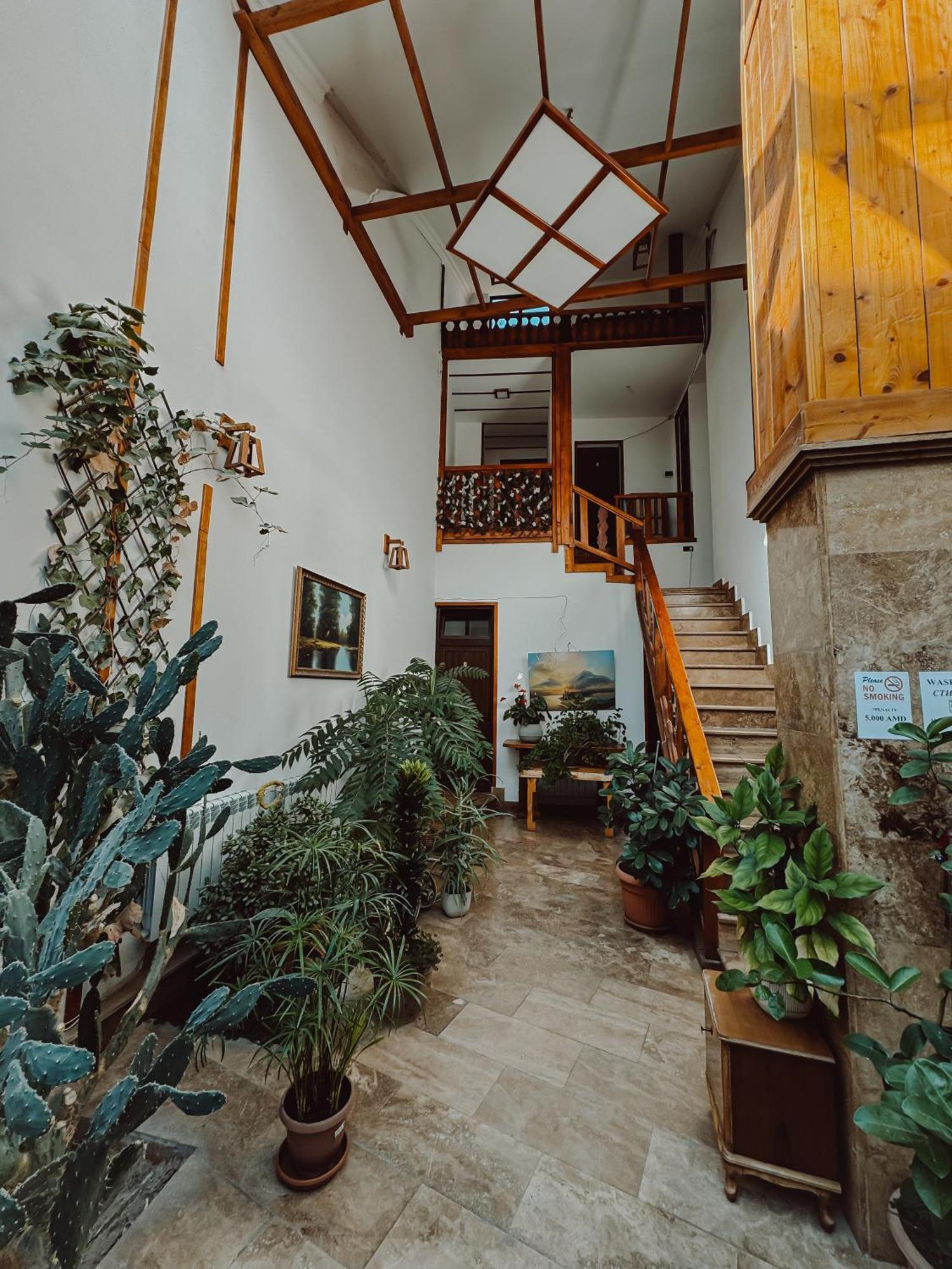 Yerevan Hotel Eksteriør billede